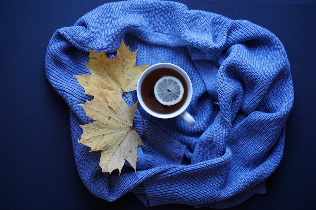 Photo yellow sweater