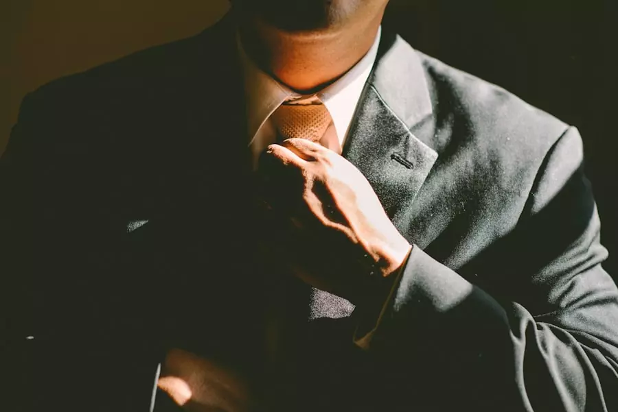Jak się ubrać na spotkanie biznesowe? TOP 10 eleganckich i profesjonalnych stylizacji!